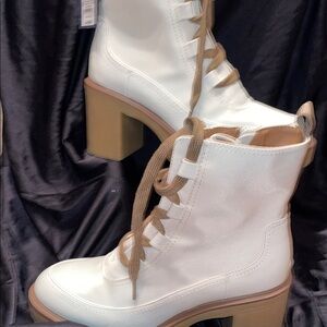 Universal threads Off-White Lace Up Boots in White and Tan